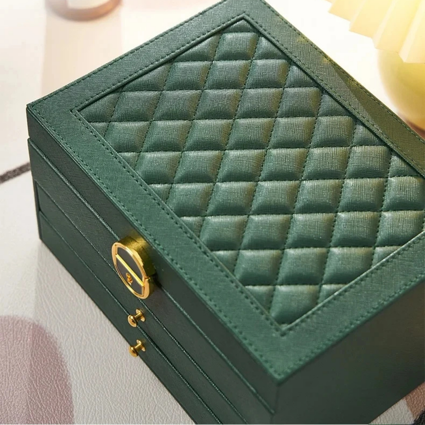 Boîte à bijoux en cuir épuré